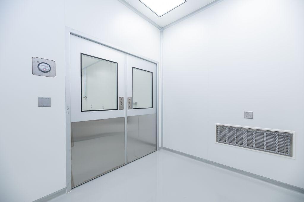 cleanroom door airlock