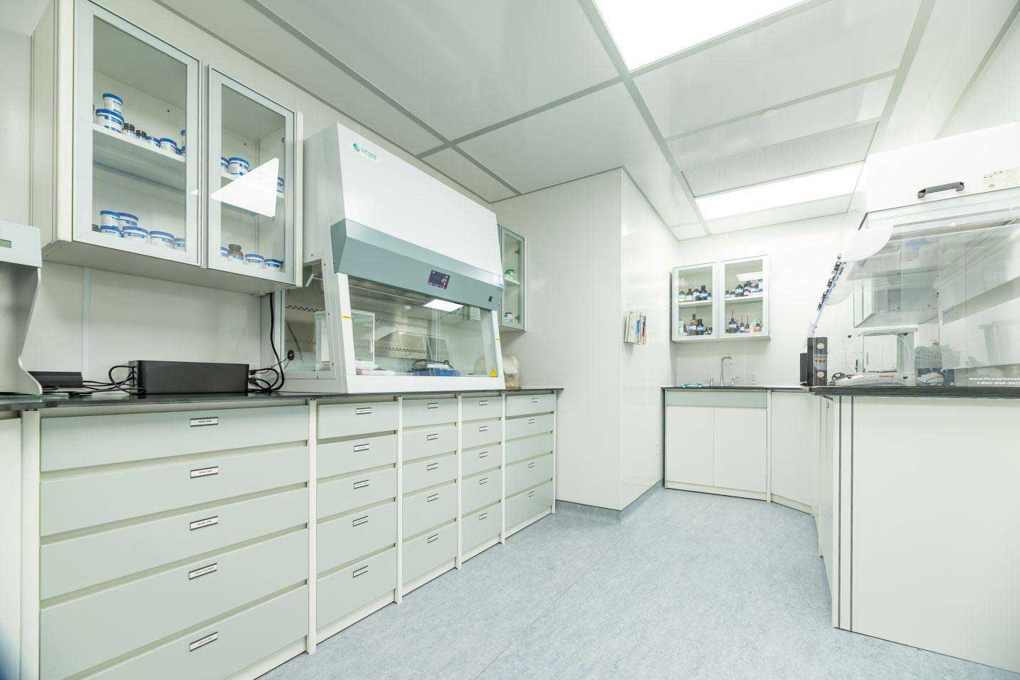 GMP Compliant Lab Furniture