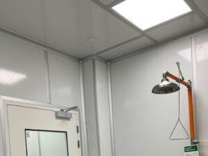 cleanroom coving on ceiling with lights