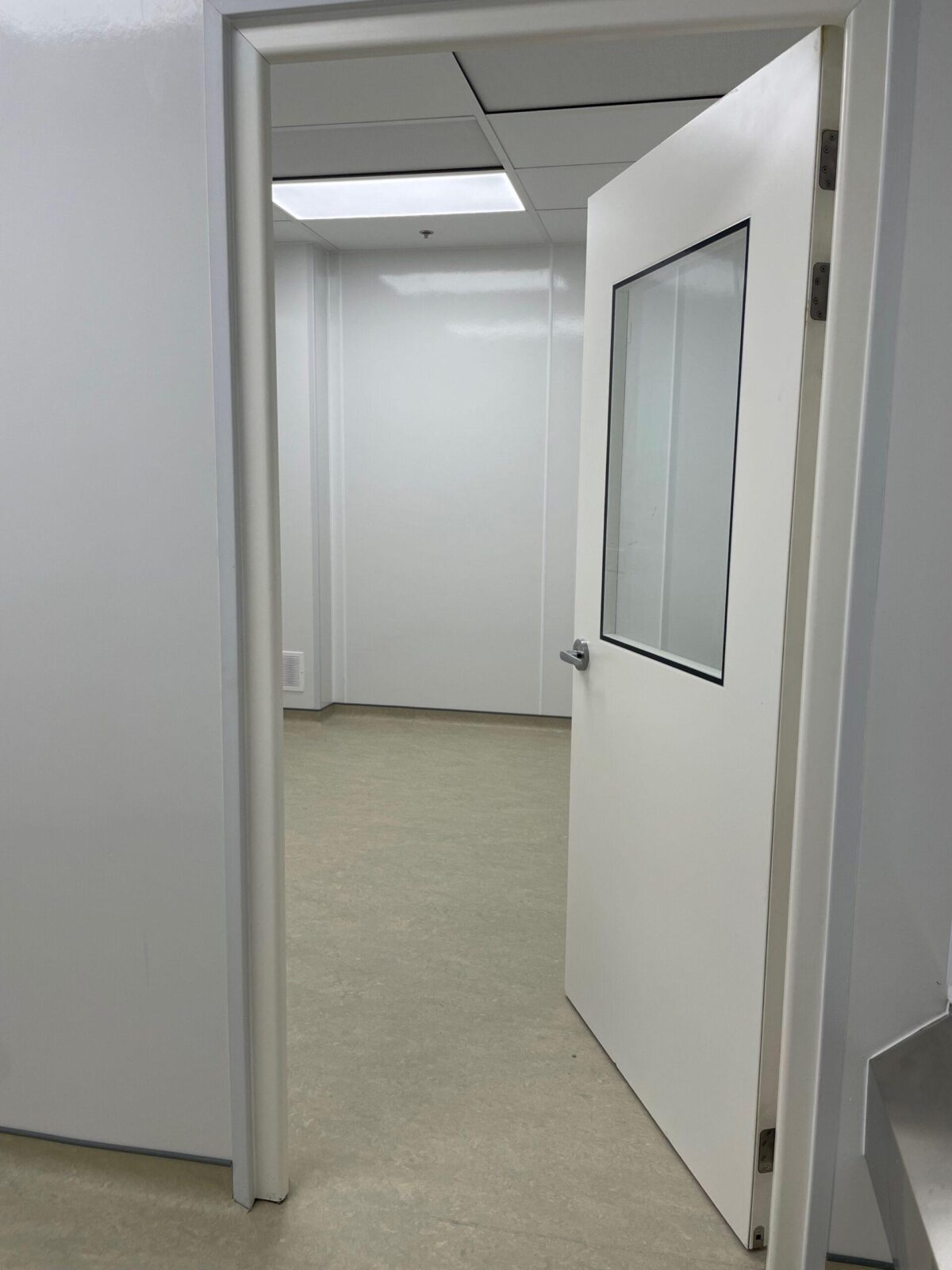 Compounding Pharmacy Cleanroom