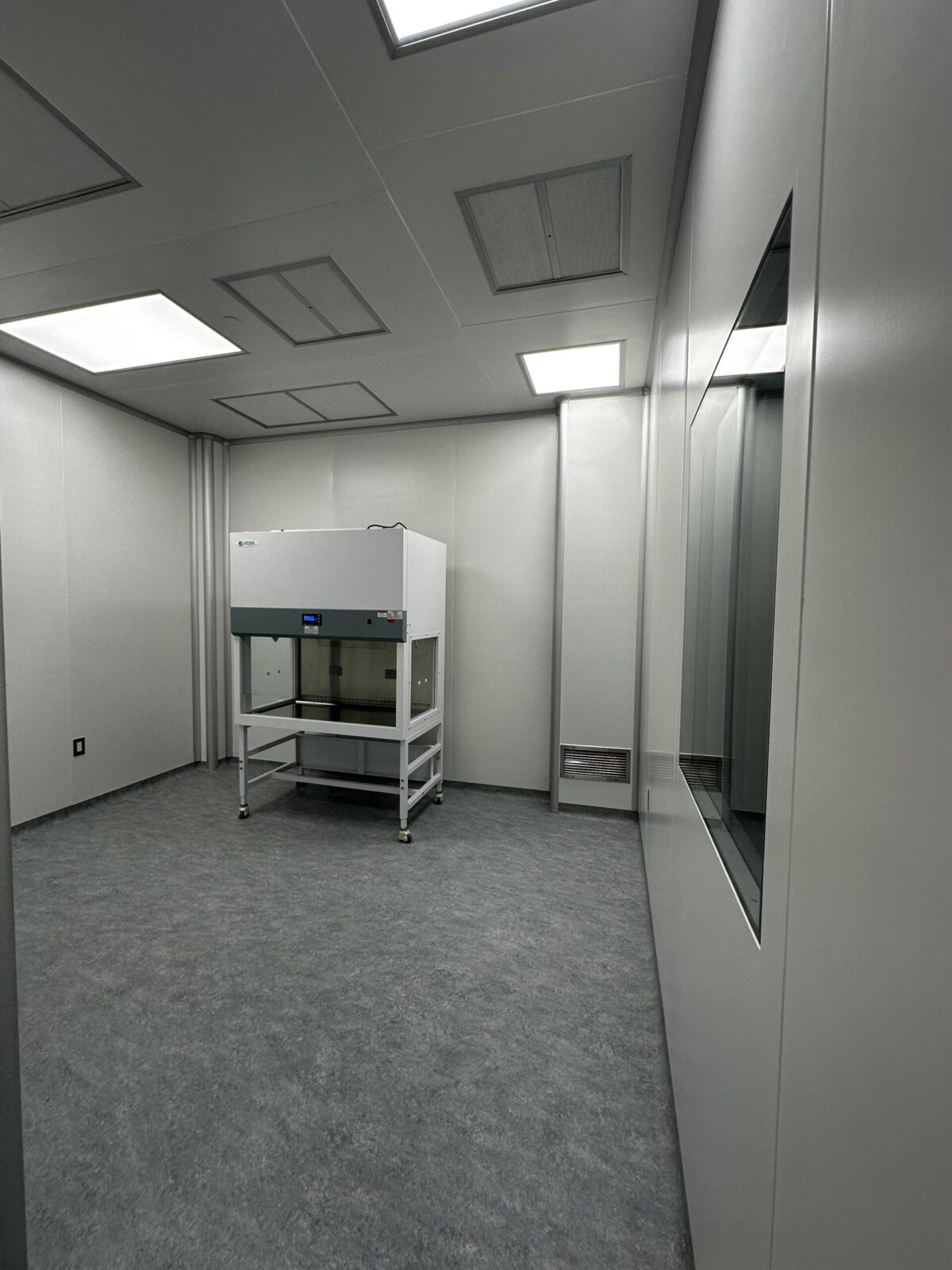 Sterile Buffer Room with Hood